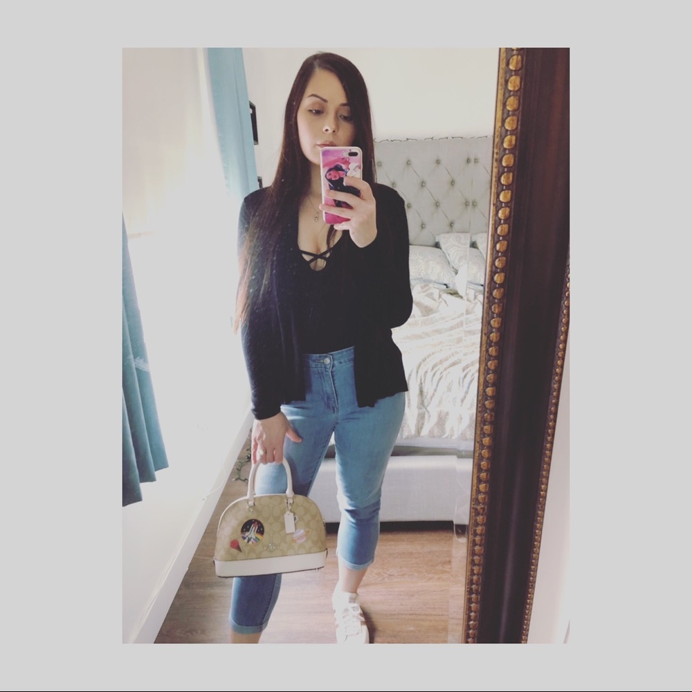 ✨Meet • Me✨